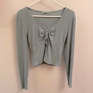 Cropped long sleeve shirt
